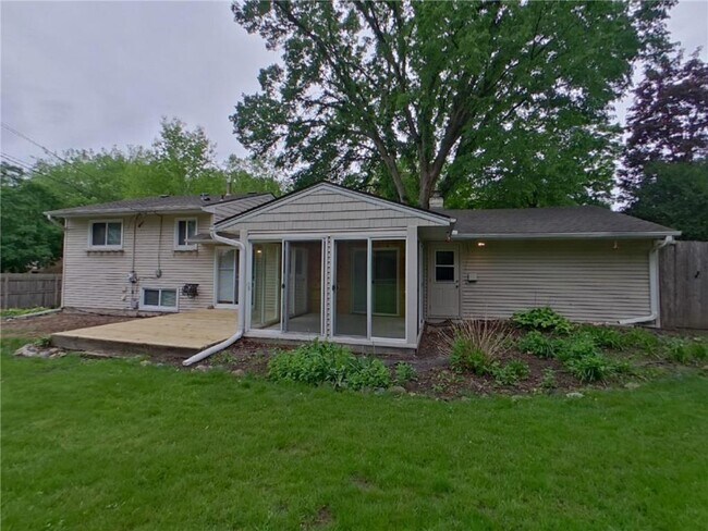 Building Photo - 3607 Robinwood Terrace