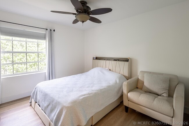 Building Photo - 73 Admirals Ct
