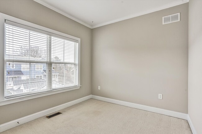 Building Photo - 324 Carlyle Park Dr