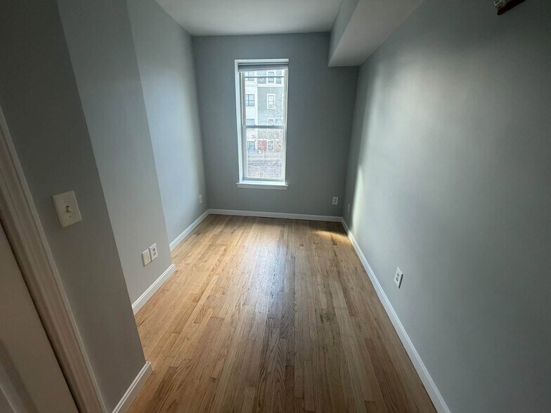 Building Photo - 1429 Tremont St