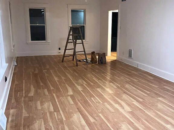 Building Photo - 120 Barton Ave