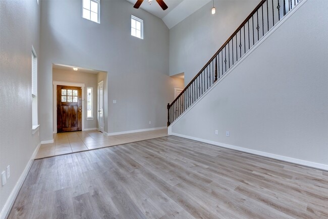 Building Photo - 40828 Mostyn Hill Dr