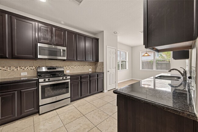 Building Photo - 3327 Fairmont Hills Ln