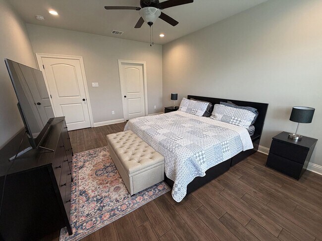 Building Photo - 403 Mangrove Ln