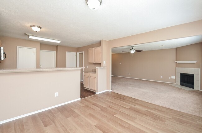 Building Photo - 17327 Davenway Dr