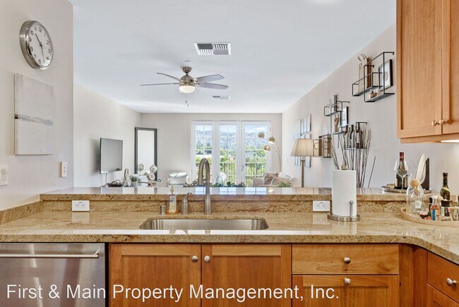 Building Photo - 1 br, 1 bath House - 588 Main Street, Unit...