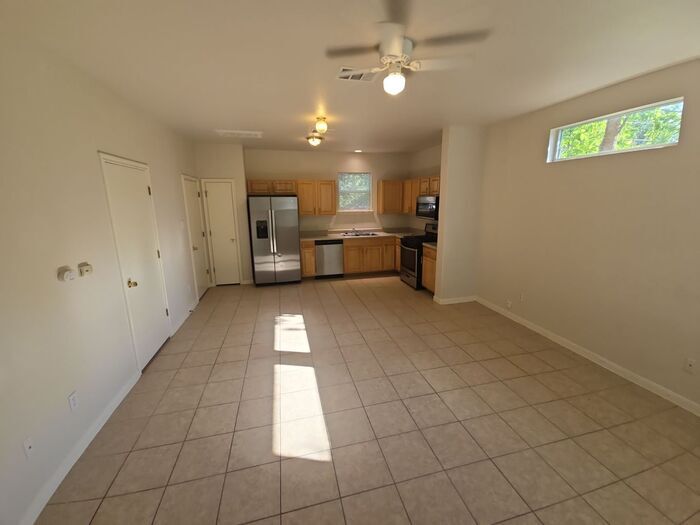 Building Photo - 1125 Map St