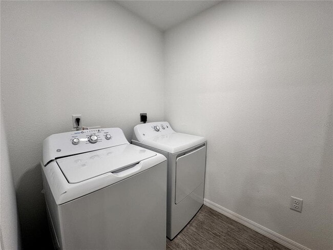 Building Photo - 1127 E Bucknell Ave