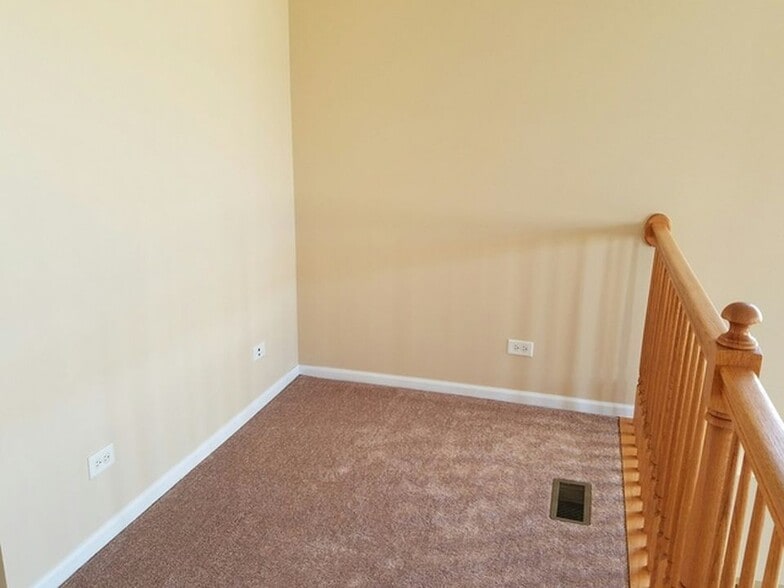 Building Photo - 2541 Hillsboro Blvd