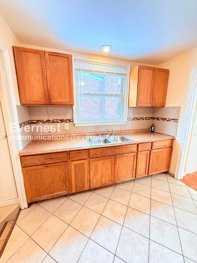 Building Photo - 8034 Hartwell St