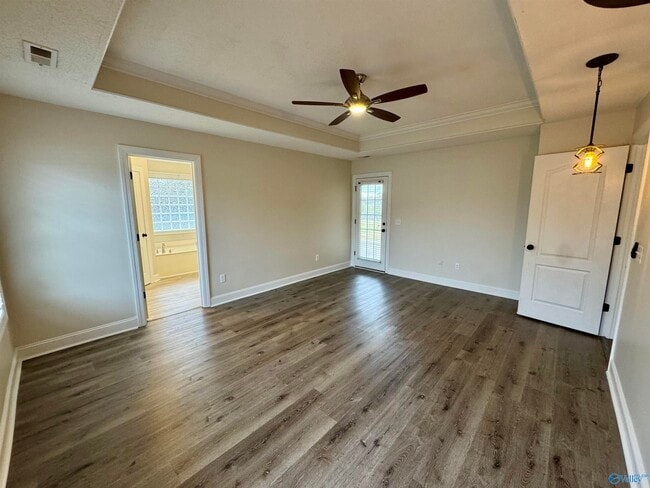 Building Photo - 113 Edgebrook Dr