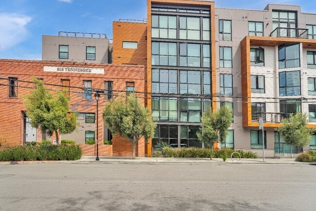 Building Photo - 815 Tennessee St