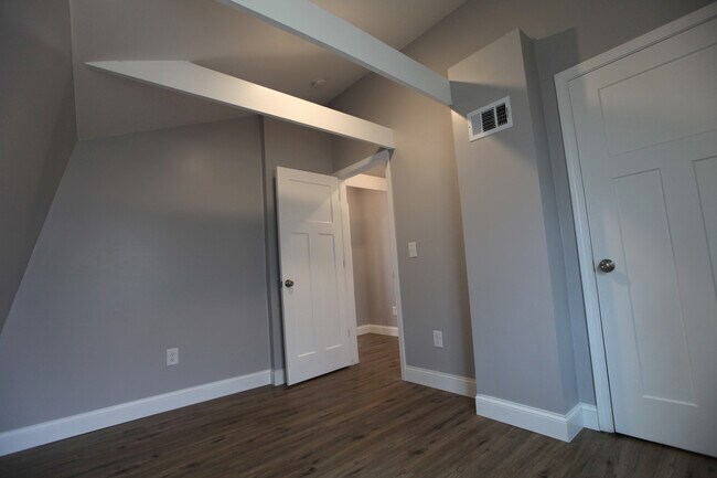 Building Photo - 34 Chalet Dr