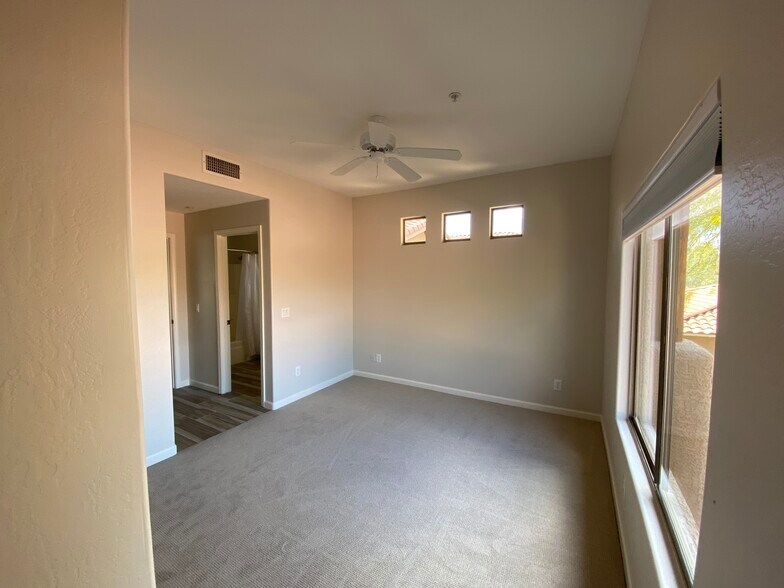 Building Photo - 8880 E Paraiso Dr