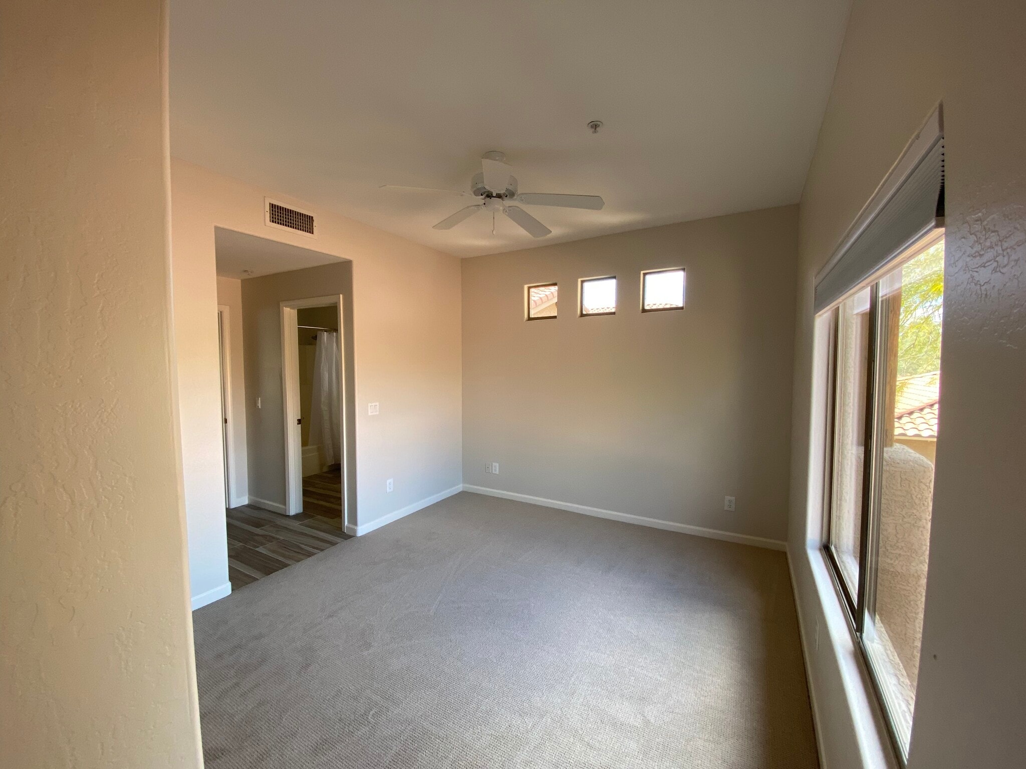 Building Photo - 8880 E Paraiso Dr