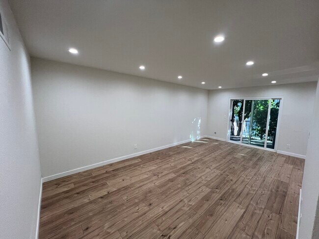 Living room - 7439 Woodman Ave