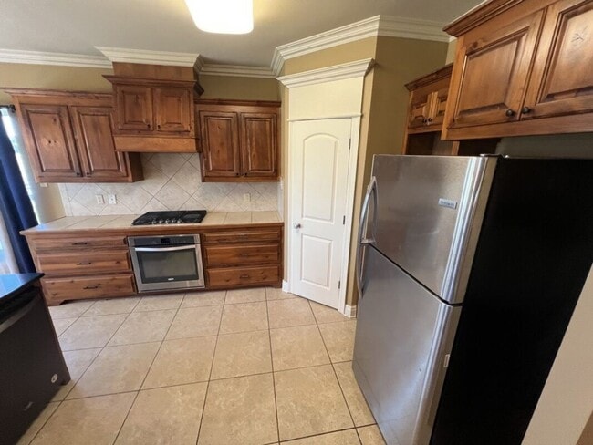 Building Photo - Must See!  Beautiful 4 bd, 3 ba home in co...