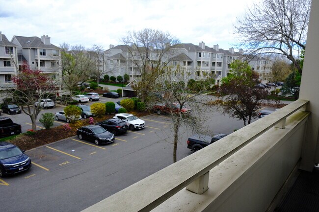 Building Photo - 200 Falls Blvd