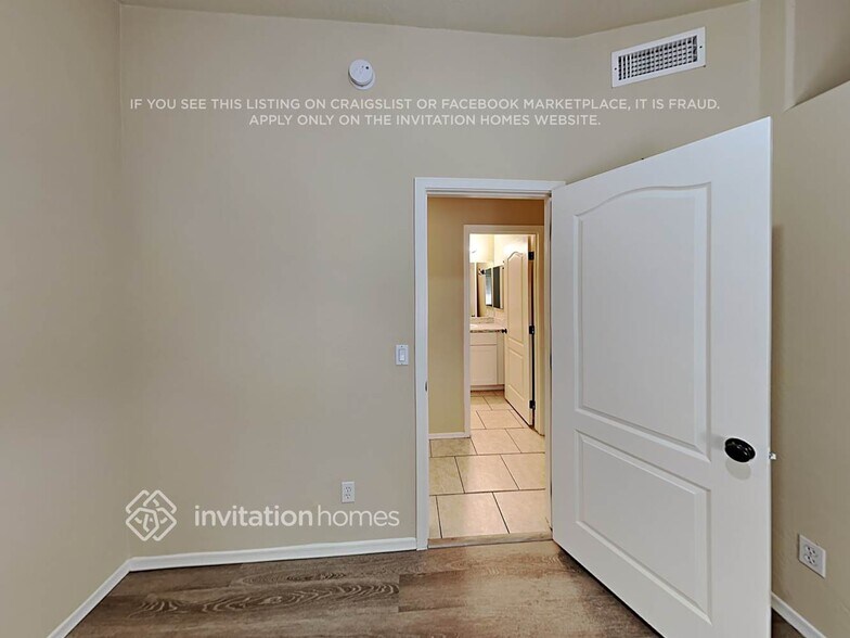 Building Photo - 9119 E Fairfield St