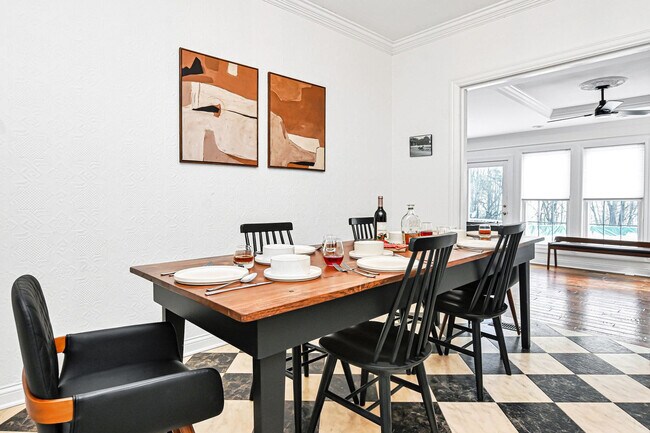 Building Photo - 1645 Burks Branch Rd