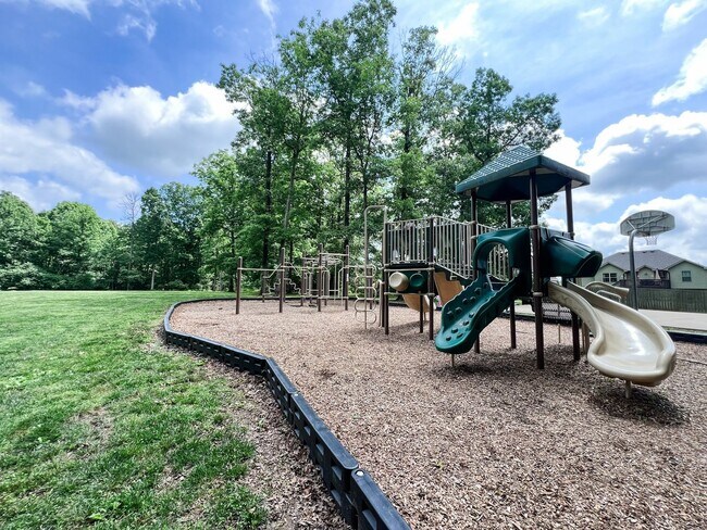 Building Photo - 702 Gleason Dr