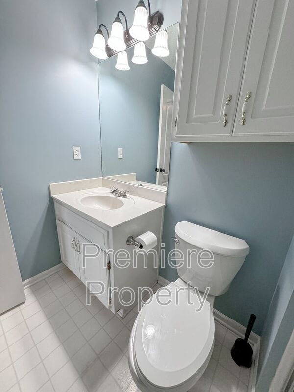 Building Photo - 13876 S Kaw St