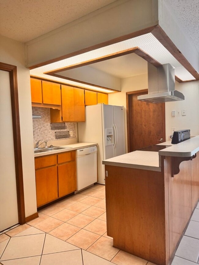 Building Photo - RENTAL