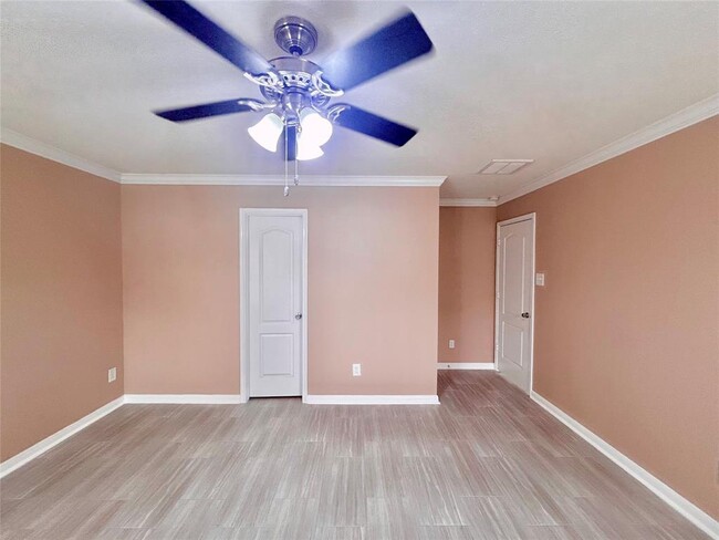 Building Photo - 803 Sweet Flower Dr