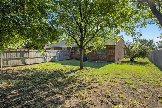 Building Photo - 534 Canary Ln
