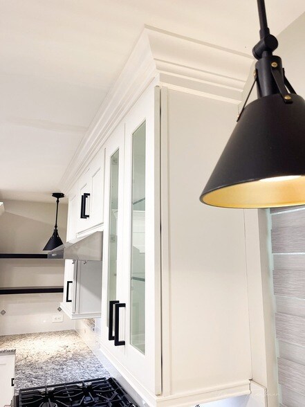 Building Photo - 722 E Strong Pkwy