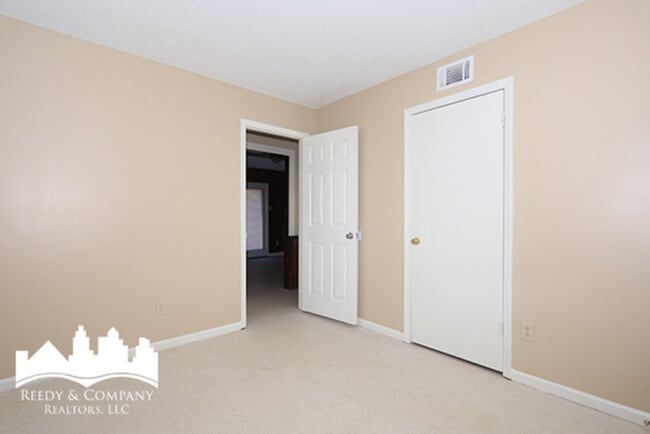 Building Photo - 5087 Breckenwood Dr