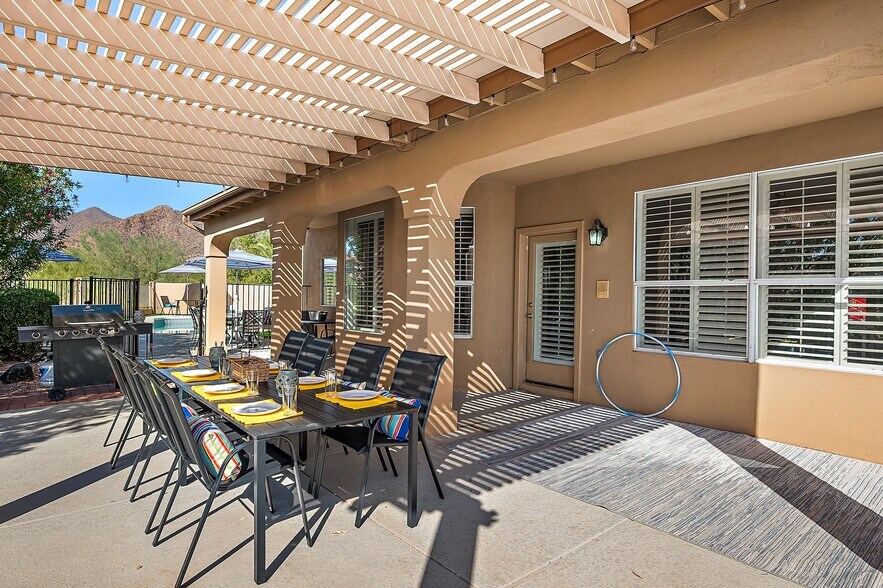 Building Photo - 13010 E Shangri La Rd