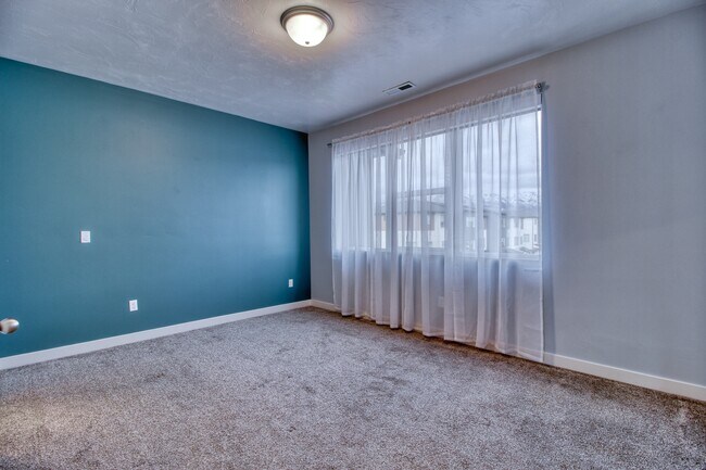 Building Photo - 412 S Willow Leaf Rd