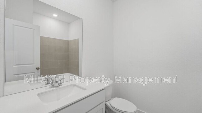 Building Photo - 1304 Apron Trl