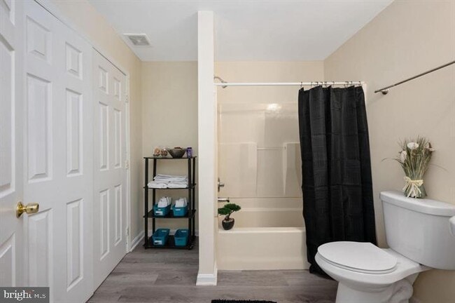 Building Photo - 6 Riggs Rd