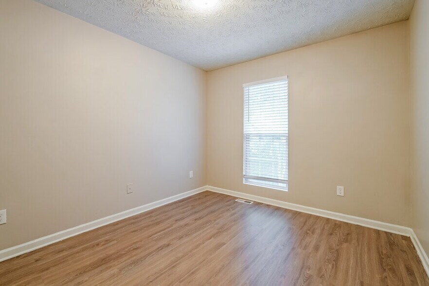 Building Photo - 3904 Waldrop Ln