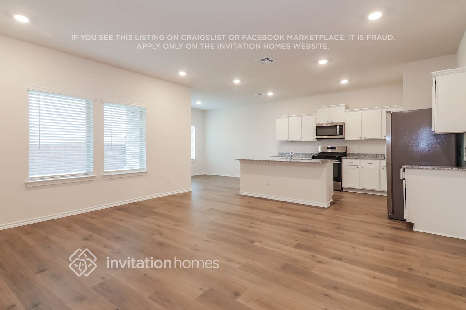 Building Photo - 3928 Jade Dr