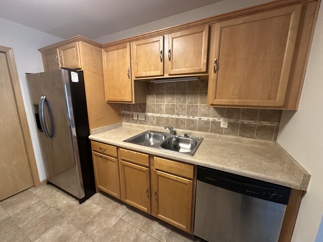 Kitchen - 8206 Starr Grass Dr