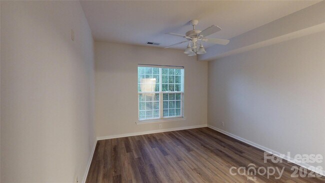 Building Photo - 14648 Via Sorrento Dr