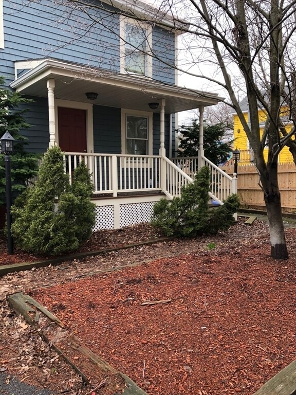 Building Photo - 118 Sherman St