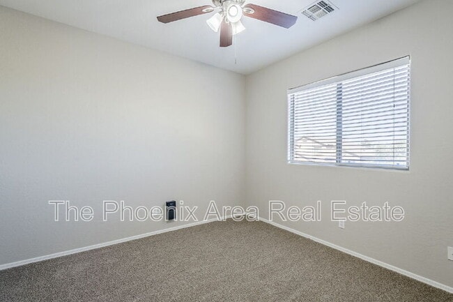 Building Photo - 45929 W Sky Ln