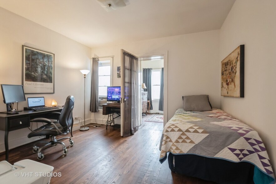 Bed 3, 2 + Den - 6335 N Claremont Ave