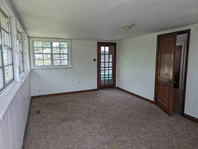 Building Photo - 2121 Price Ave