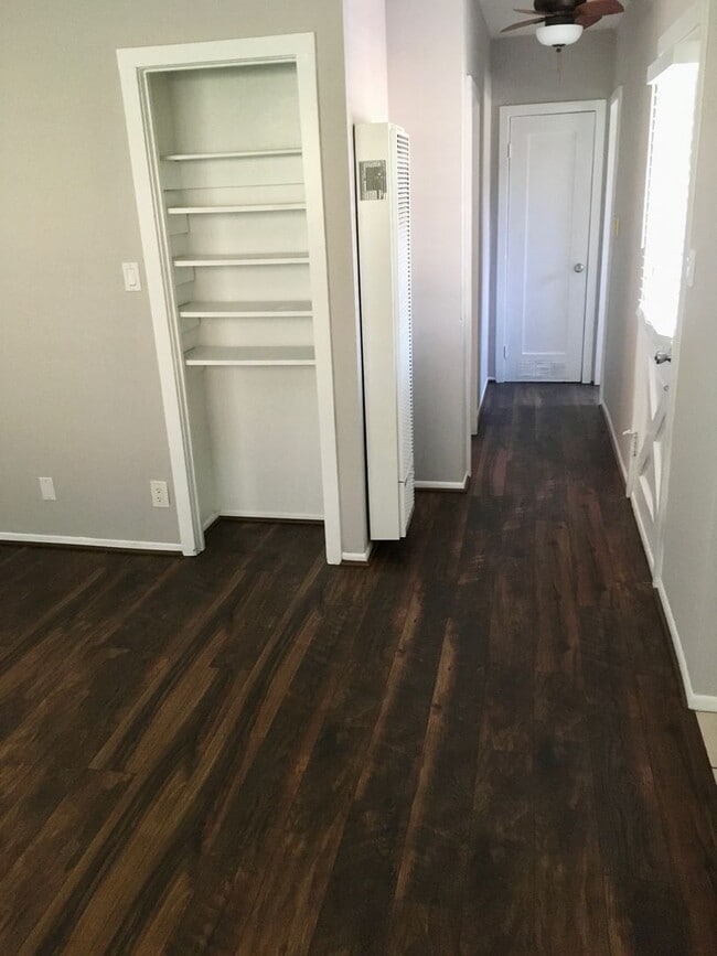 Building Photo - Quintessential Ventura 1 bed rear unit with LARGE, PRIVATE, BEAUTIFUL OUTDOOR LIVING AREA