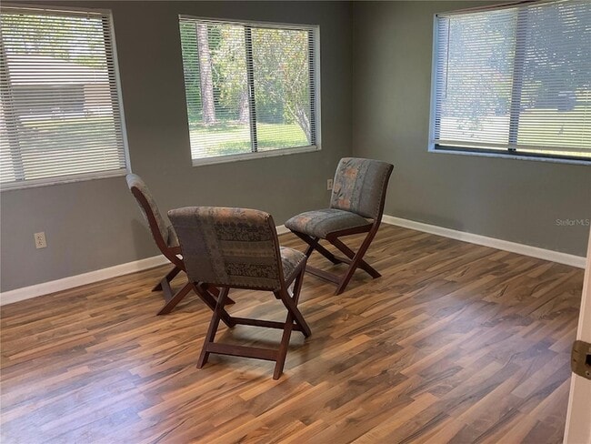 Building Photo - 7 Warren Pl