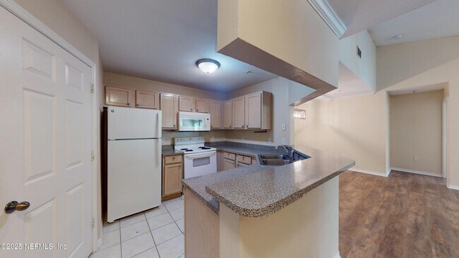 Building Photo - 7800 Point Meadows Dr
