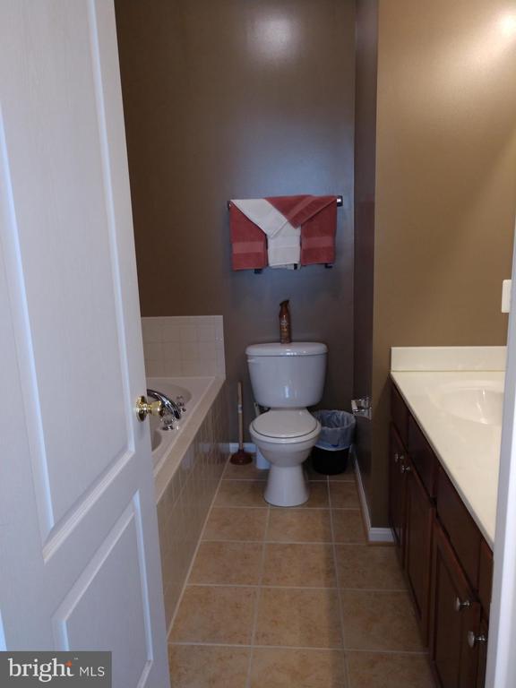 Building Photo - 5627 Lanier Ave