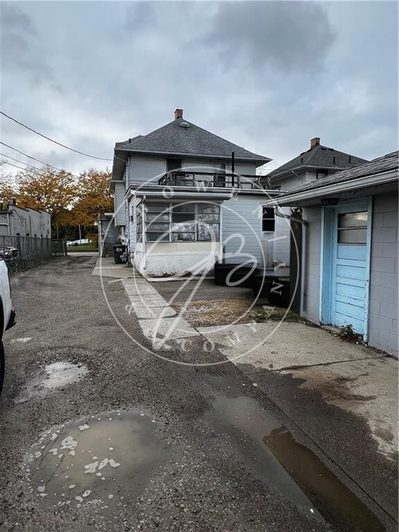 Building Photo - One of a kind 2 story 3-bedroom apartment!