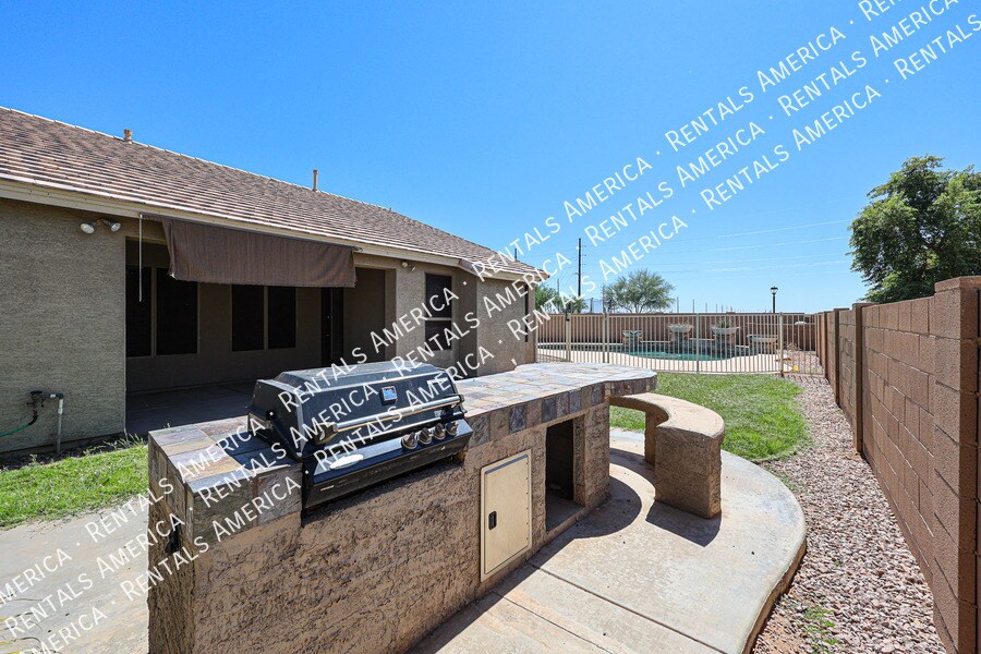 Building Photo - 6974 S Scott Dr