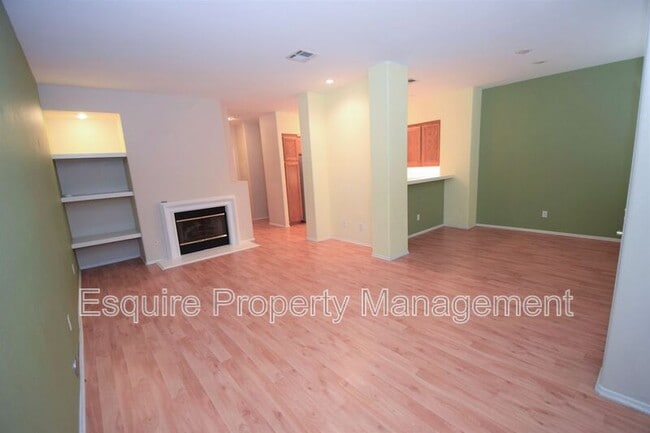 Building Photo - 215 Camino Toluca